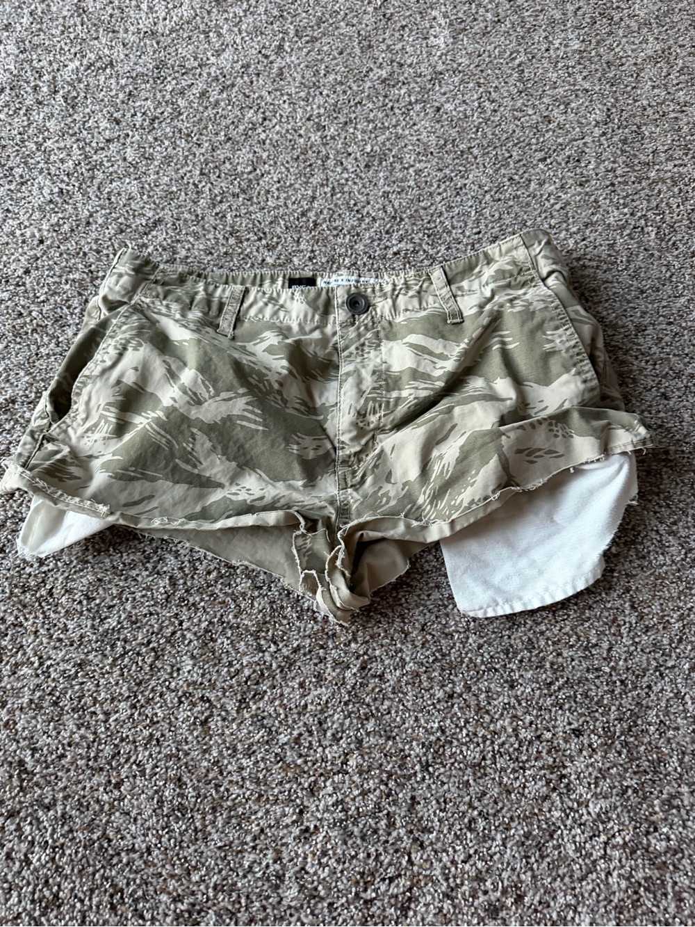 RVCA Nature X Industry Camo Cutoff Micro Shorts 32 Y2K Raw Hem Grunge Skater